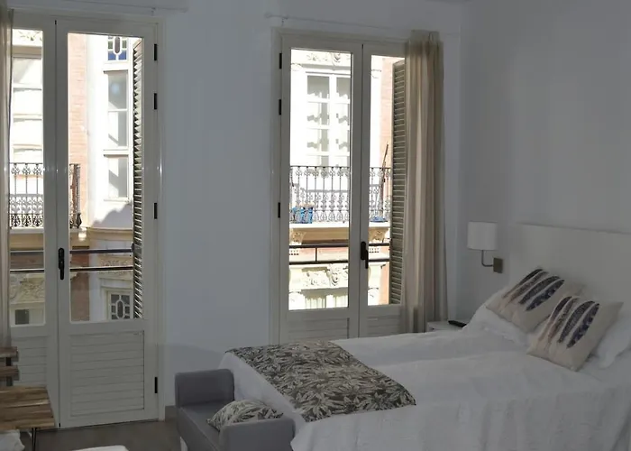 Modern Studio Flat Close To Plaza Merced