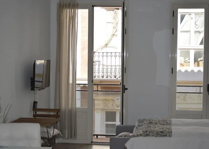 Modern Studio Flat Close To Plaza Merced